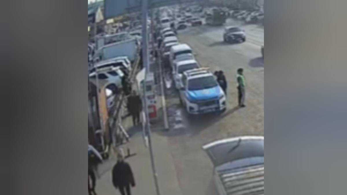 Полиция призывает пешеходов соблюдать ПДД в Алматы