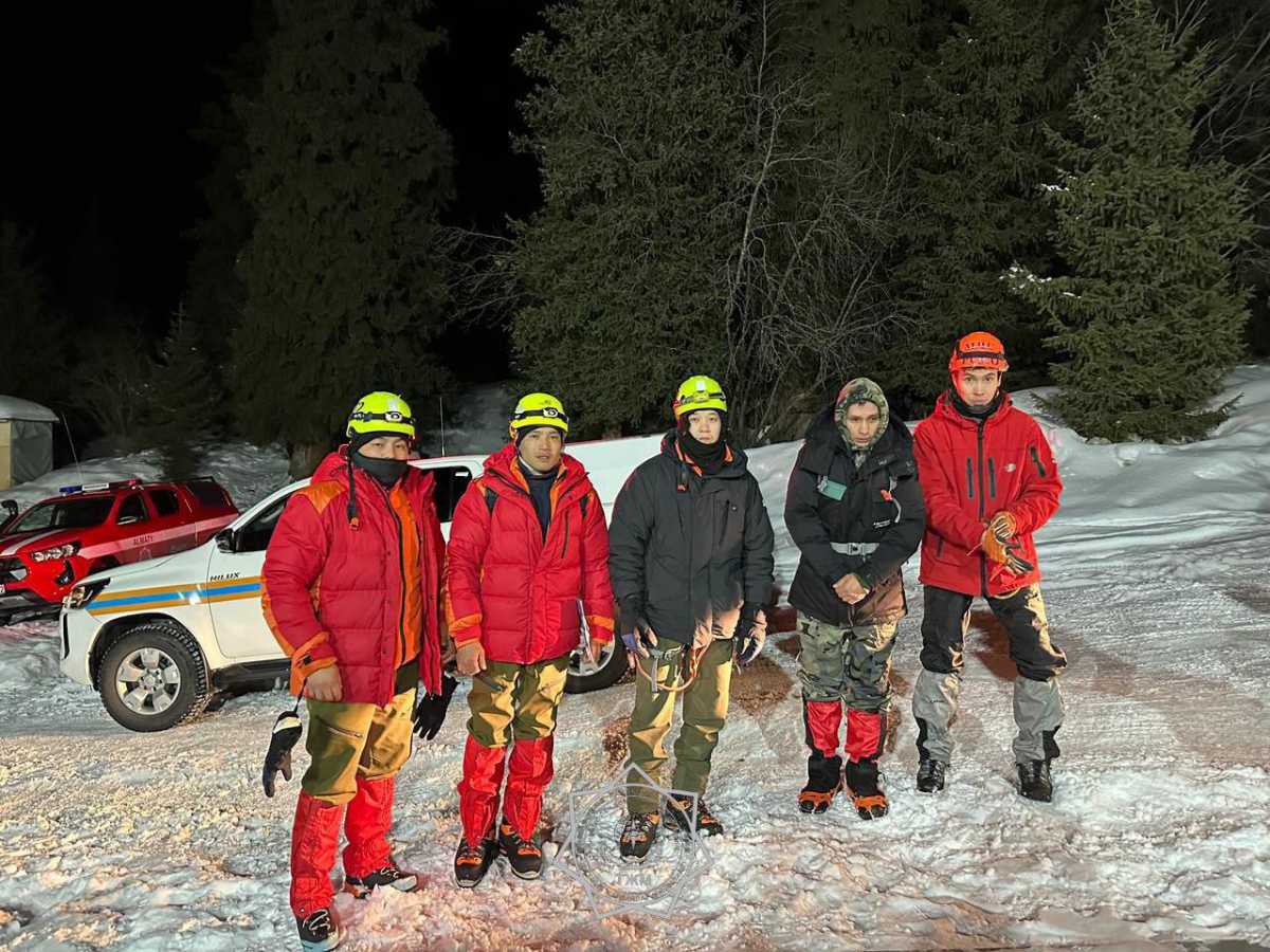 Световой сигнал SOS спас жизнь мужчине в горах Алматы