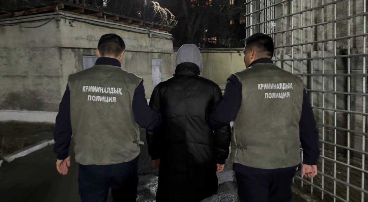 Преследовали женщин: двух сталкеров арестовали в Шымкенте