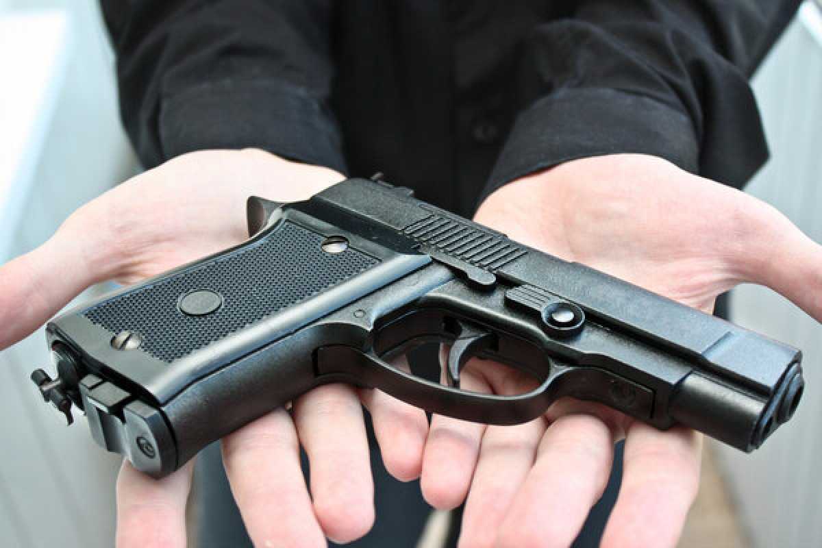 Подросток принёс пневматический пистолет в школу Петропавловска