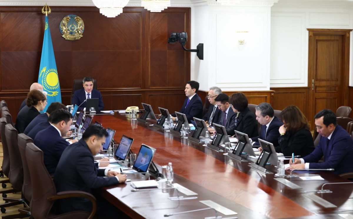 «Времени на раскачку нет»: Бектенов потребовал конкретных результатов по всем поручениям Президента