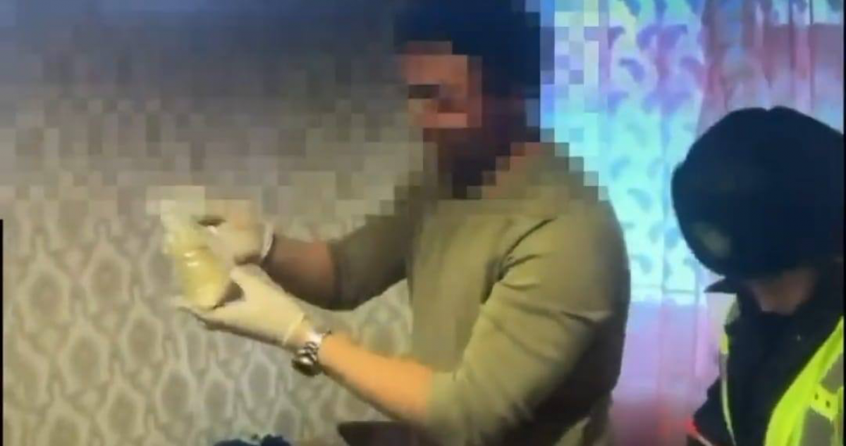 Онлайн-продажу наркотиков пресекли в Костанайской области: задержана 18-девушка