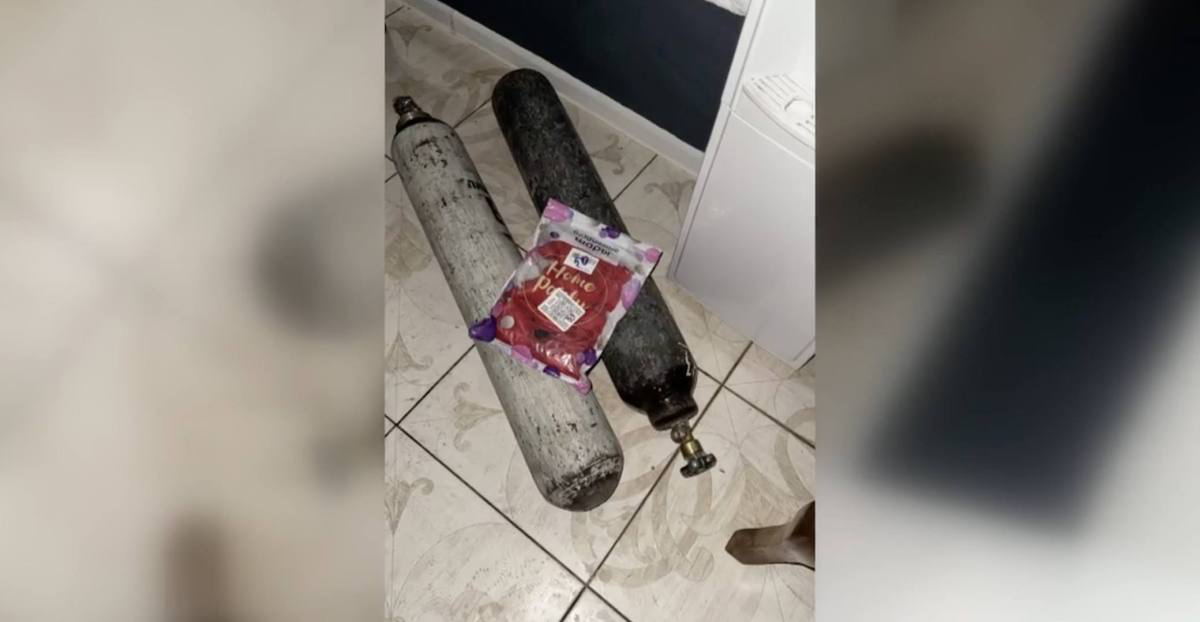 Баллоны «веселящего газа» обнаружили в массажном салоне в Караганде