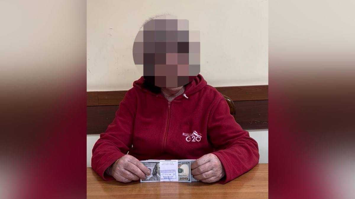«Никому ничего не говорите»: пенсионерка чуть не отдала мошенникам 10 тысяч долларов в Павлодаре