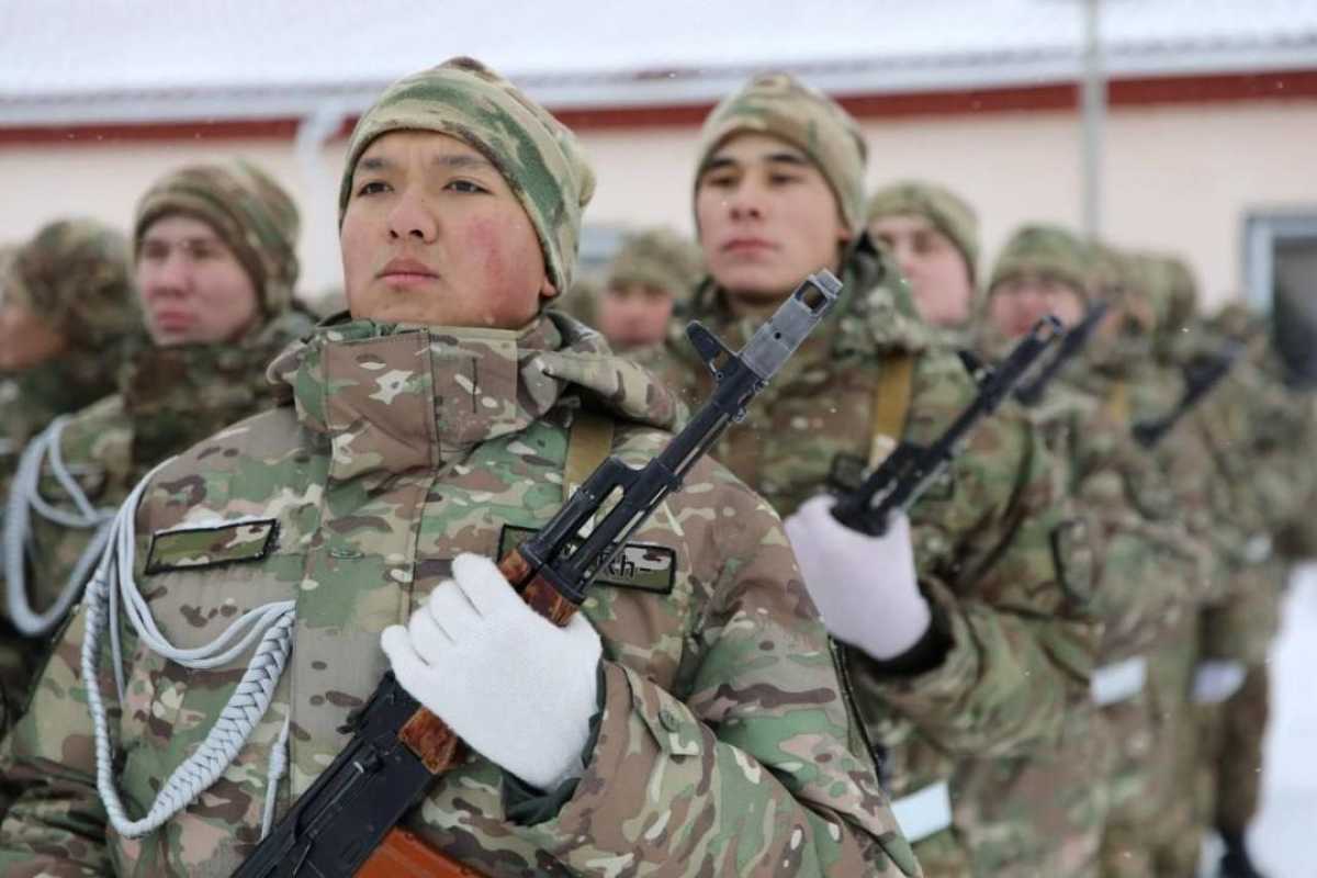 Министерство обороны Республики Казахстан предупреждает о незаконности услуг по «освобождению от армии» и разъясняет порядок призыва