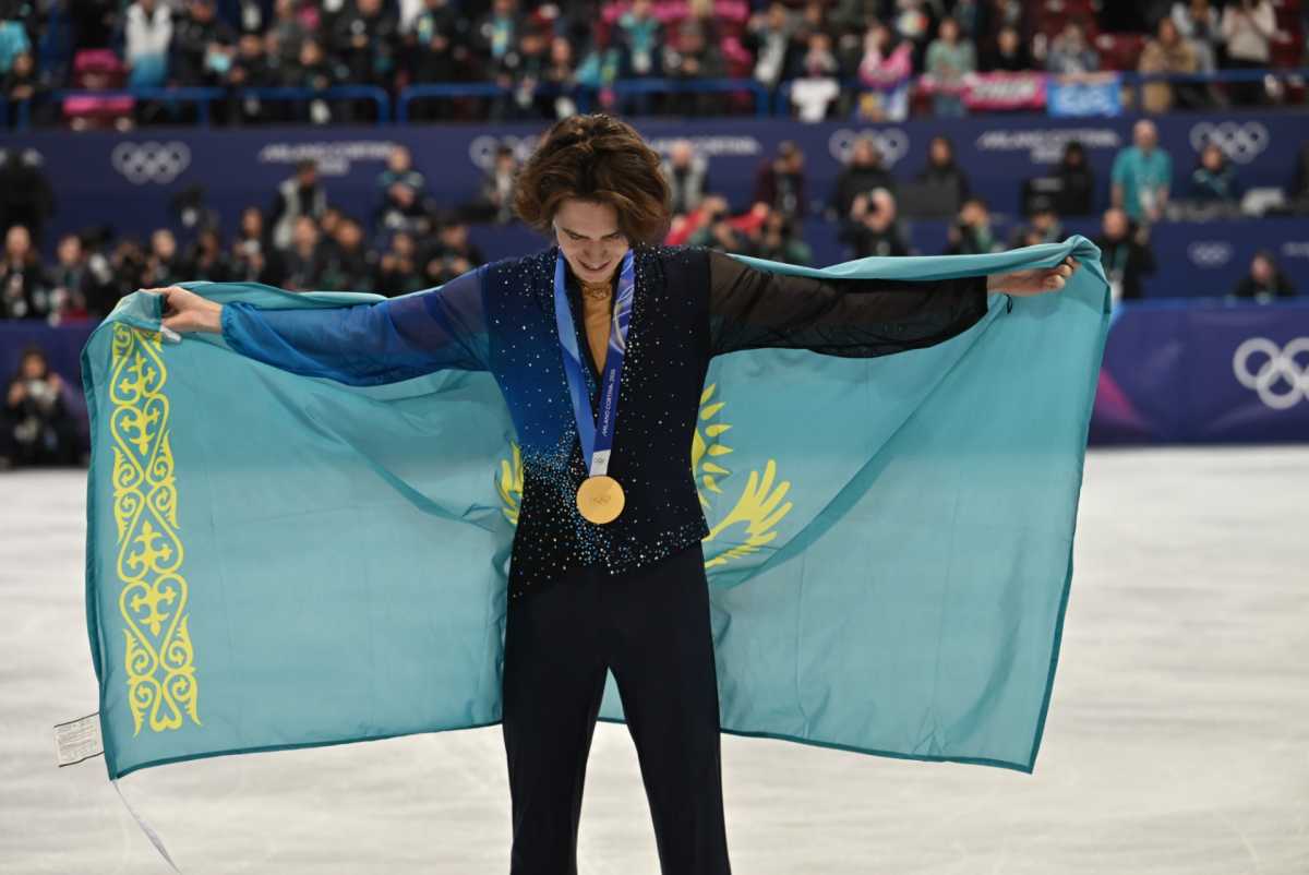 Геннадий Головкин поздравил Михаила Шайдорова с 