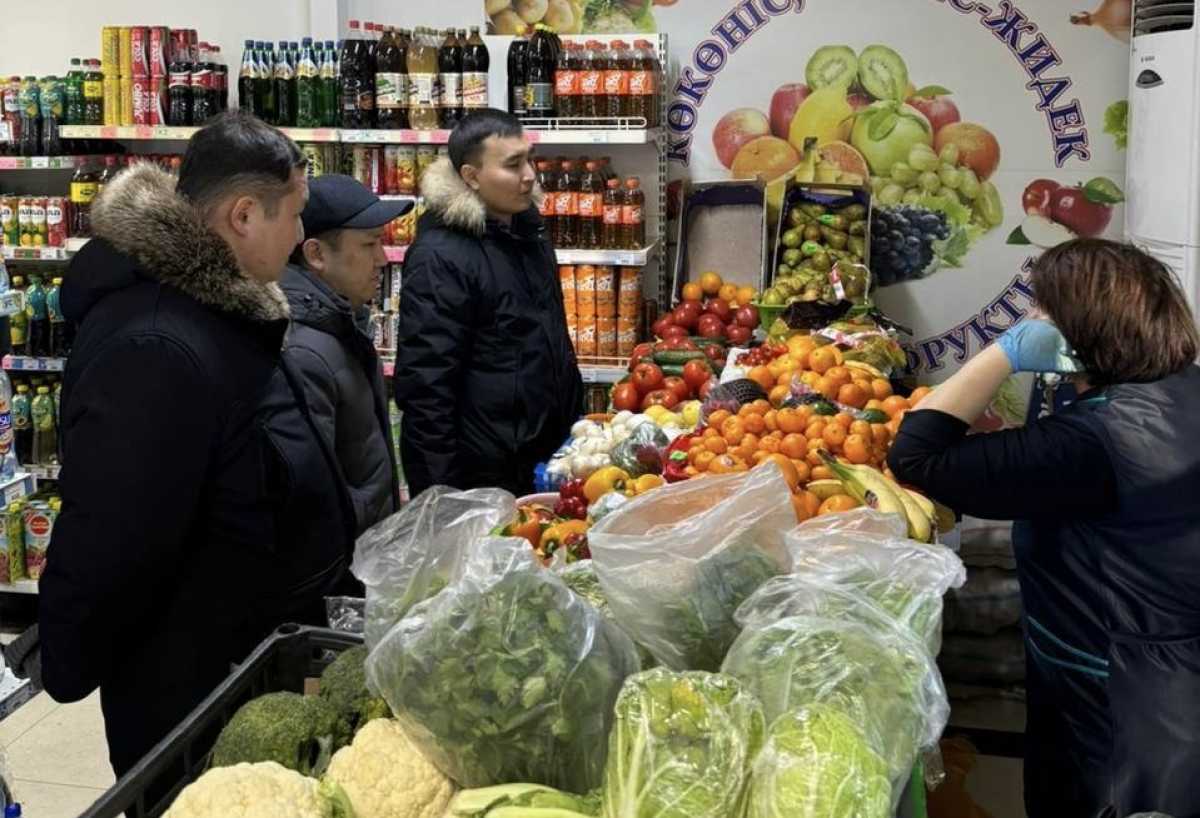 Яблоки по 710 тенге: проверки цен привели к штрафам в Карагандинской области
