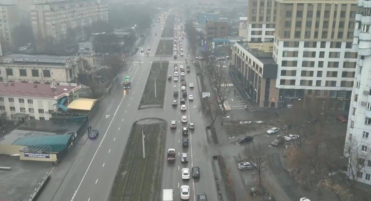 Шум и выхлопы: полицейские обратились к автомобилистам Алматы