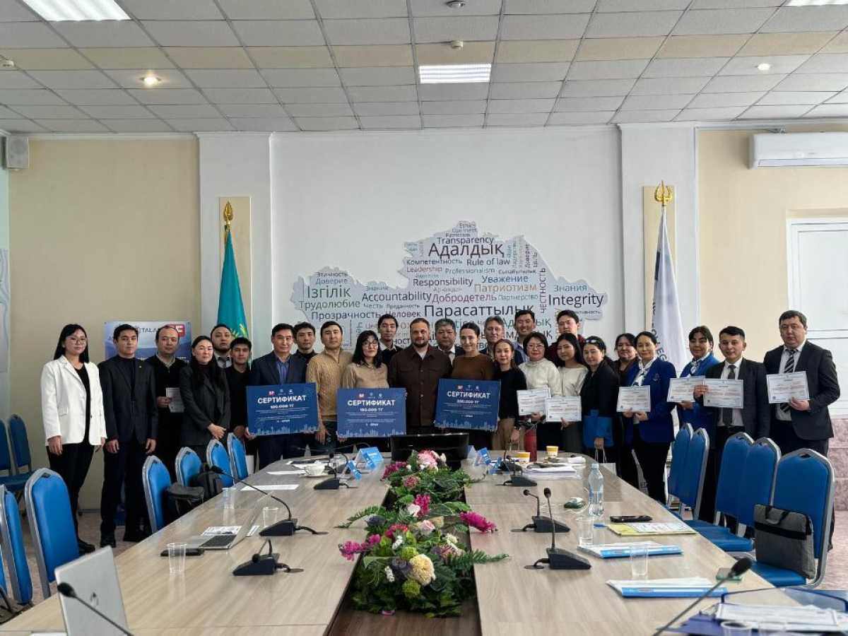 В Астане 42 преподавателя колледжей прошли обучение по использованию искусственного интеллекта