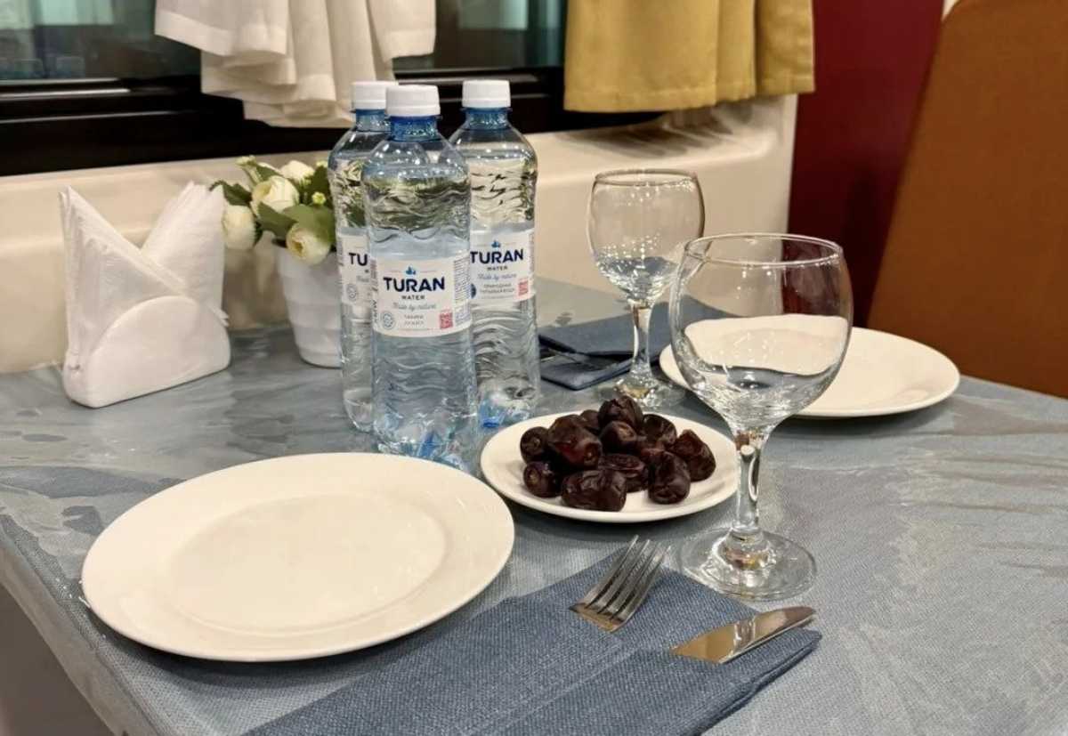 Как будут работать вагоны-рестораны в казахстанских поездах во время Рамазана