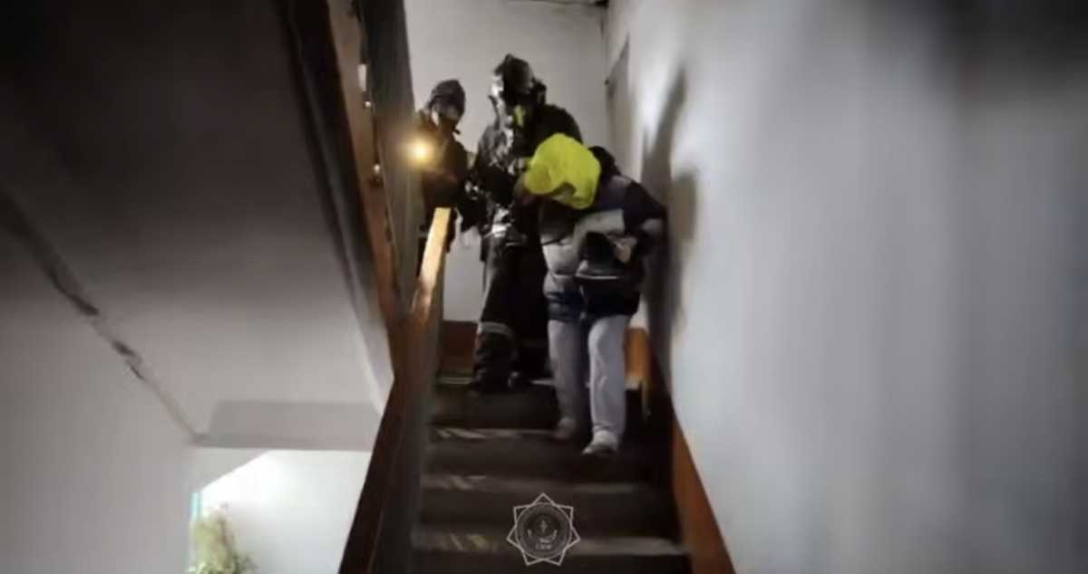 Женщину спасли из горящей квартиры в Усть-Каменогорске