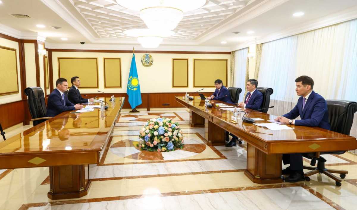 Бектенов обсудил с главой ЕАБР расширение инвестиционного сотрудничества