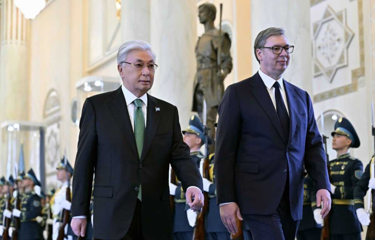 Президента Сербии торжественно встретили в Акорде – фото