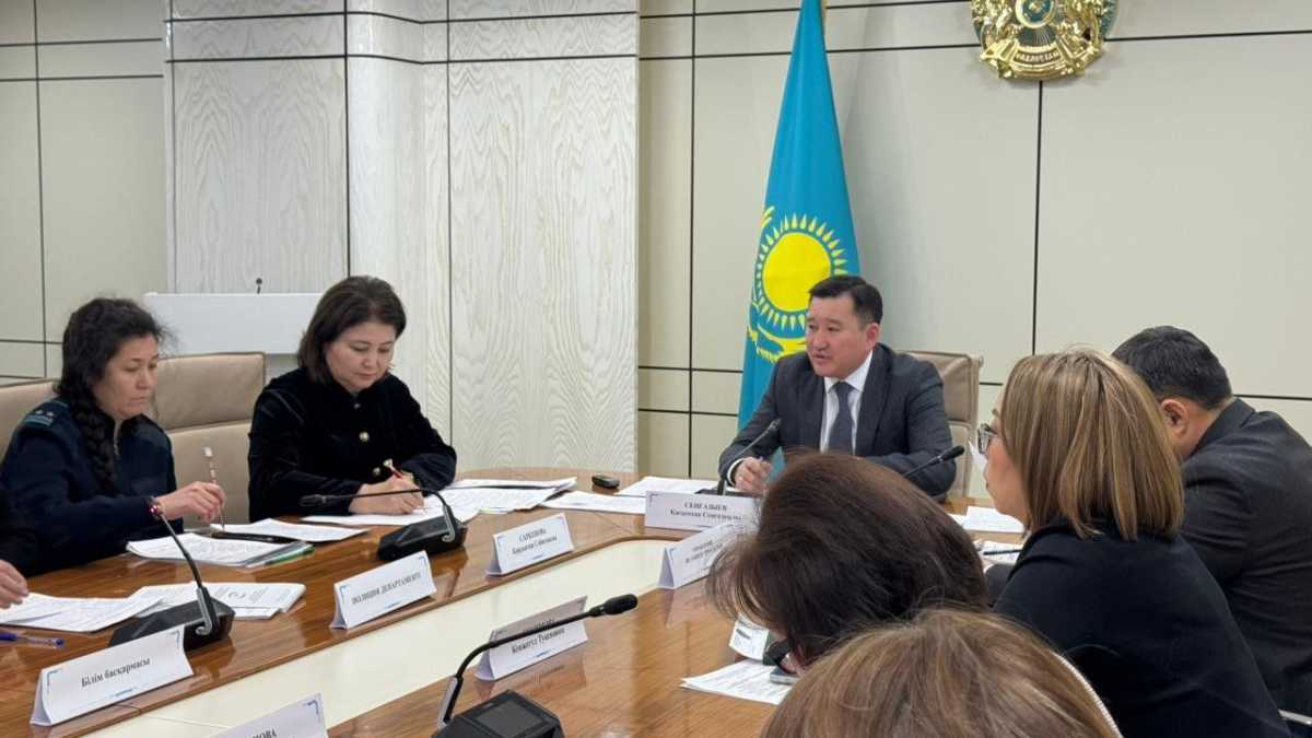 В Астане состоялось заседание комиссии по защите прав несовершеннолетних