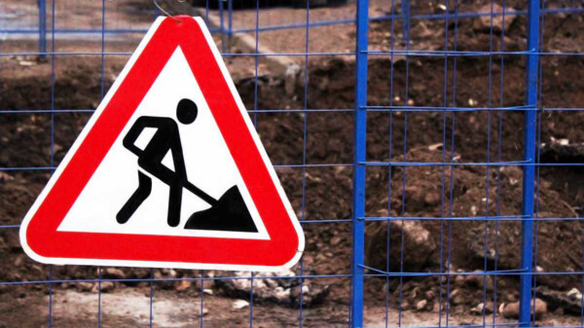 В Астане временно перекрыли участок проспекта Тәуелсіздік