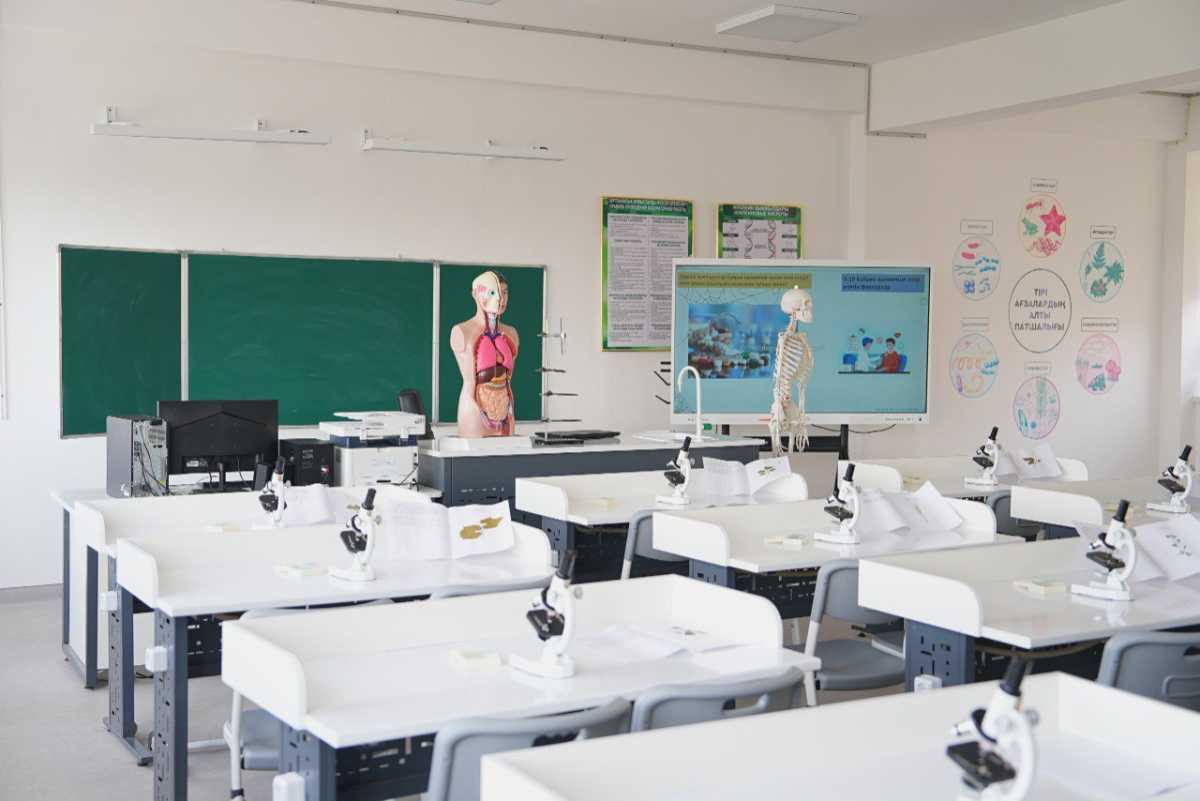 90 новых школ строят в Казахстане