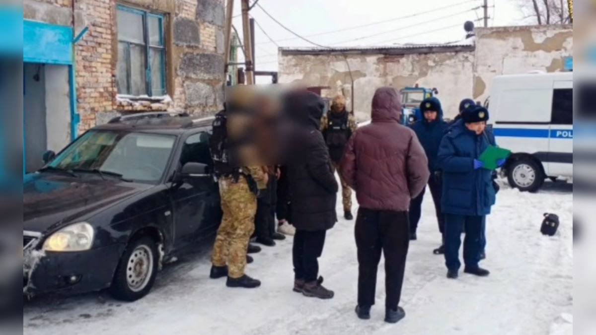 Сельскую группировку с крупной партией наркотиков задержали в ходе спецоперации в Карагандинской области