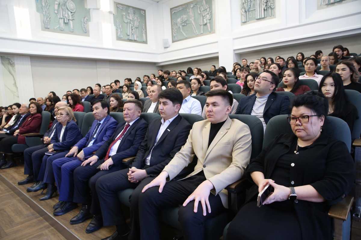 Представители научного сообщества, молодёжи и трудовых коллективов Алматы поддержали референдум