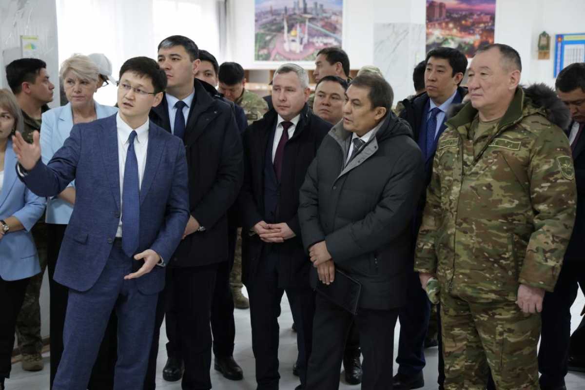 Министр обороны презентовал депутатам Парламента проект Sarbaz+ в Алматы