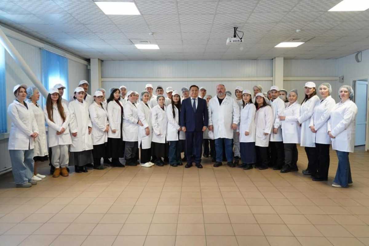 Аким Акмолинской области встретился с коллективом Макинской птицефабрики