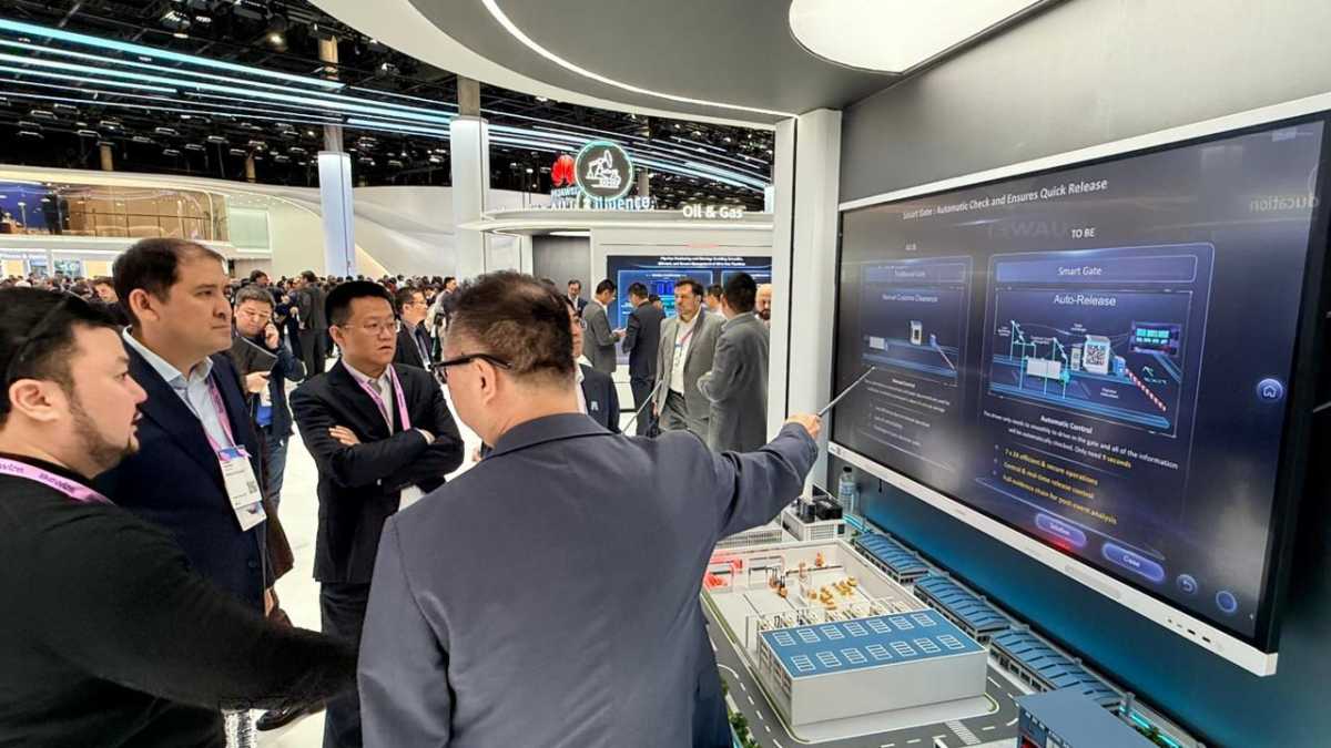 Вице-министр транспорта РК принял участие в MWC Barcelona 2026