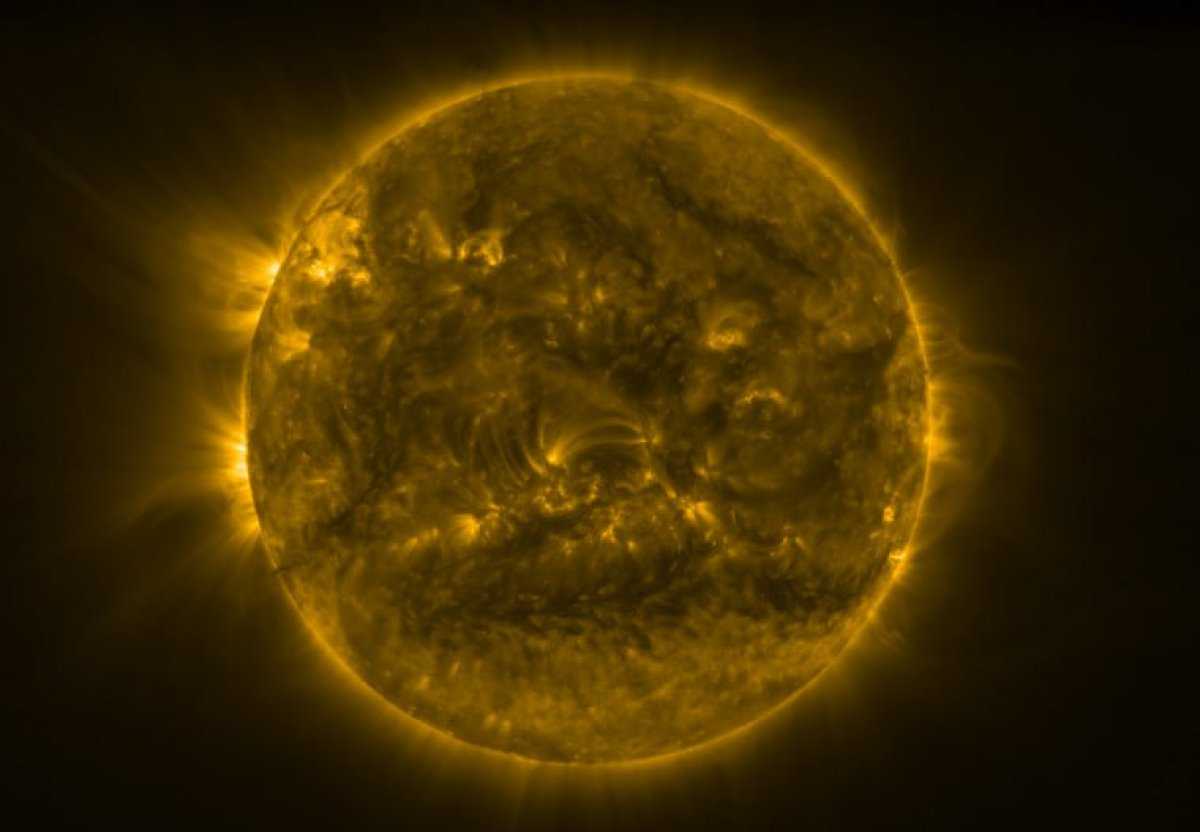 Космический аппарат показал снимки невидимой солнечной стороны