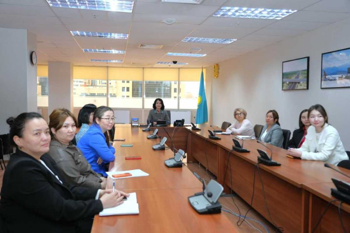 В Министерстве транспорта прошел круглый стол на тему «Женщины —основа развития страны и семейных ценностей»