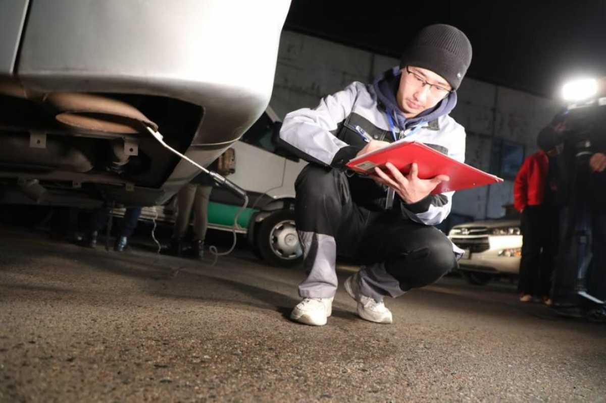 В Алматы продолжаются проверки автобусов на уровень выбросов: выявлены нарушения