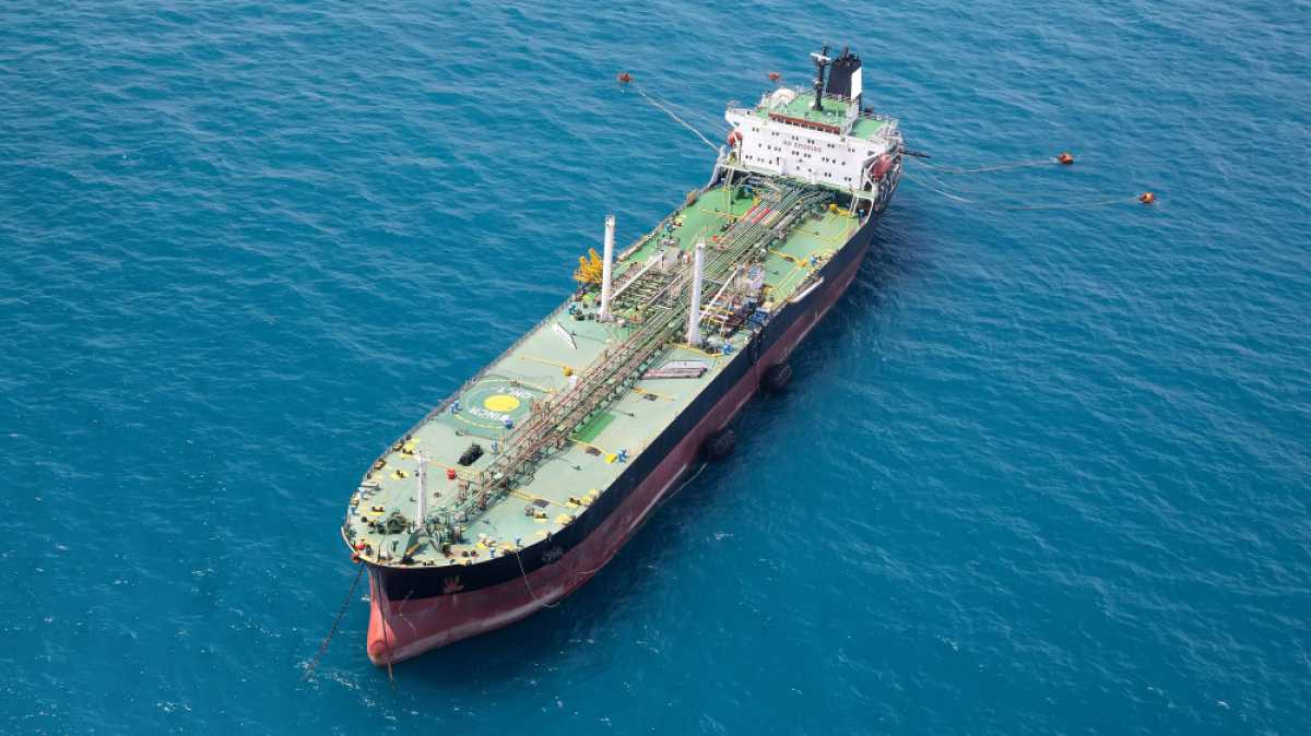 В Чёрном море атаковали танкер, плывший за казахстанской нефтью