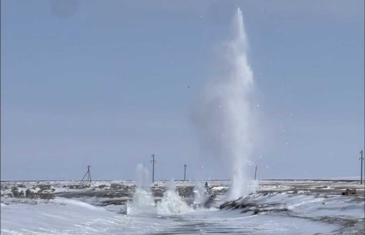 Взрывные работы начались на реках в Карагандинской области