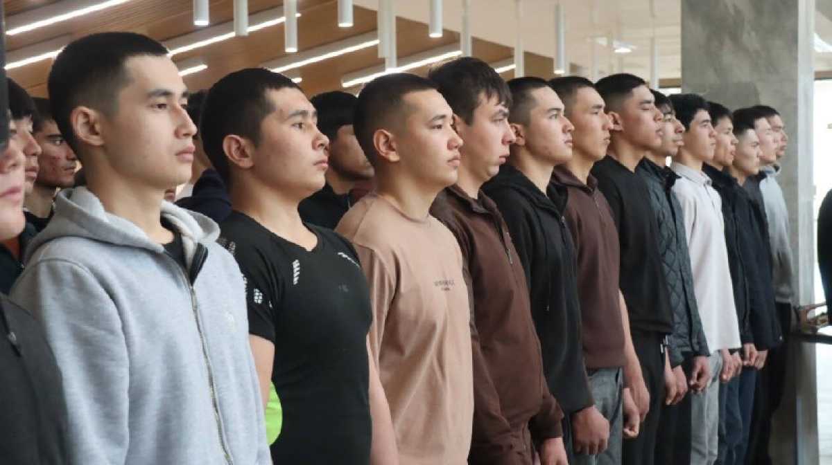Весенний призыв: первых новобранцев из Туркестанской области отправили в Погранслужбу