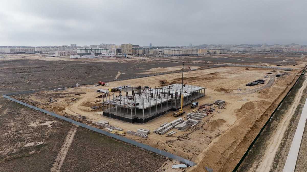 Нурдaулет Килыбай ознакомился со строительством автовокзала в Актау