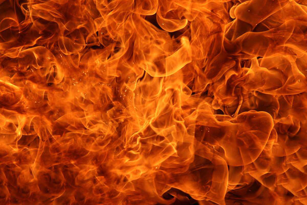 Сильное задымление: пожар произошё в 21-этажном жилом доме в Астане