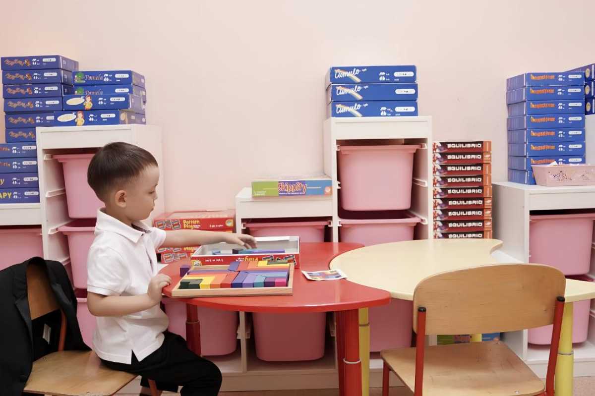 В детских садах Казахстана начали знакомить детей с профессиями