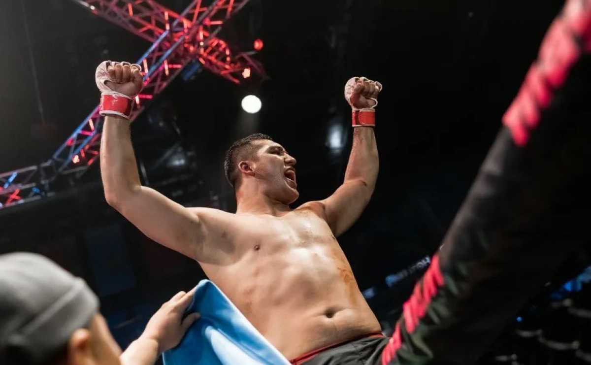Казахстанский военнослужащий одержал победу на турнире UFC 326