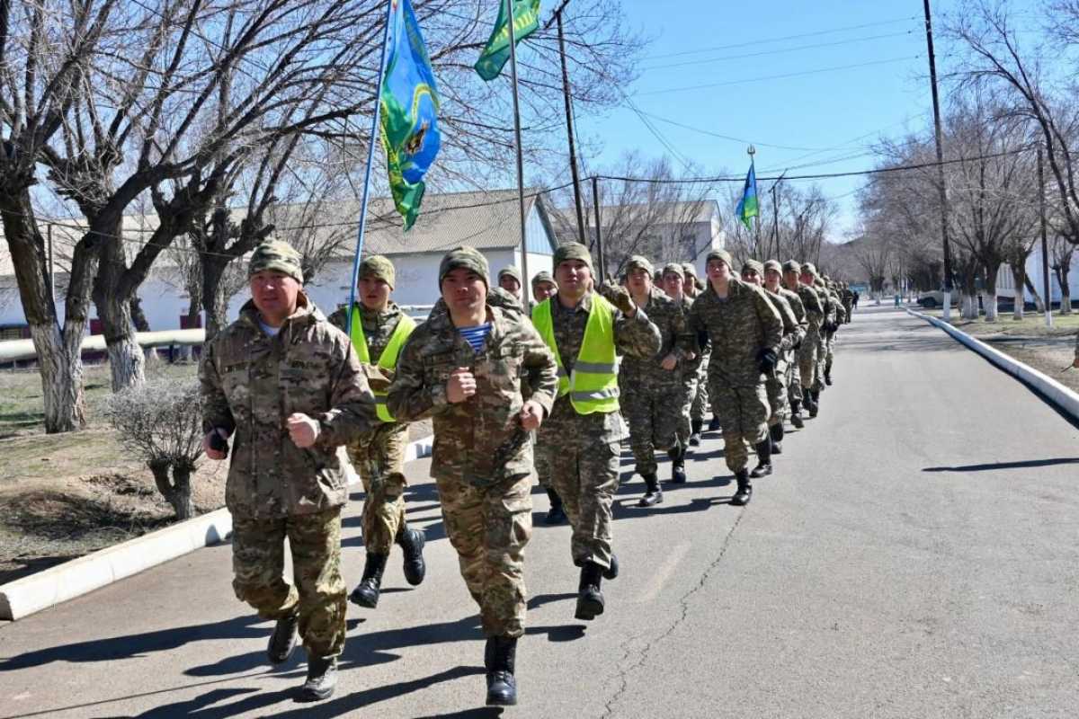 Тысячи военнослужащих Вооруженных сил приняли участие в массовом забеге в честь декады Наурызнама