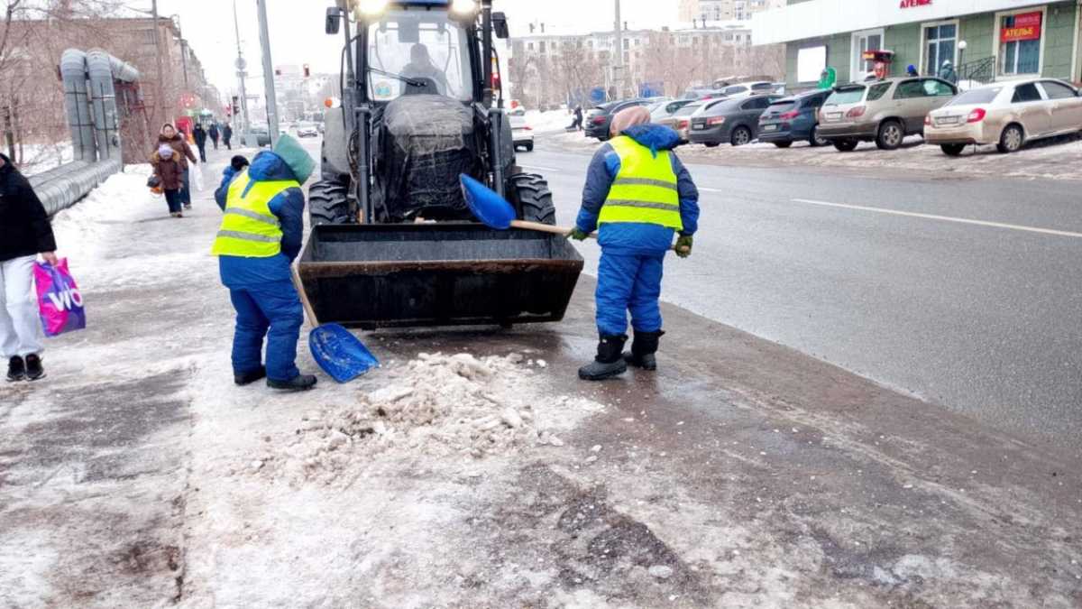 3 тысячи человек задействованы в снегоуборочных работах в Астане