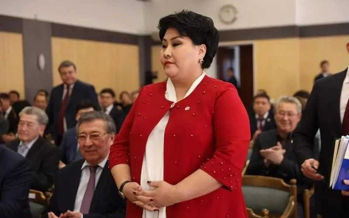 Экс-замакиму Атырауской области Бакытгуль Хаменовой заменили тюремный срок на ограничение свободы