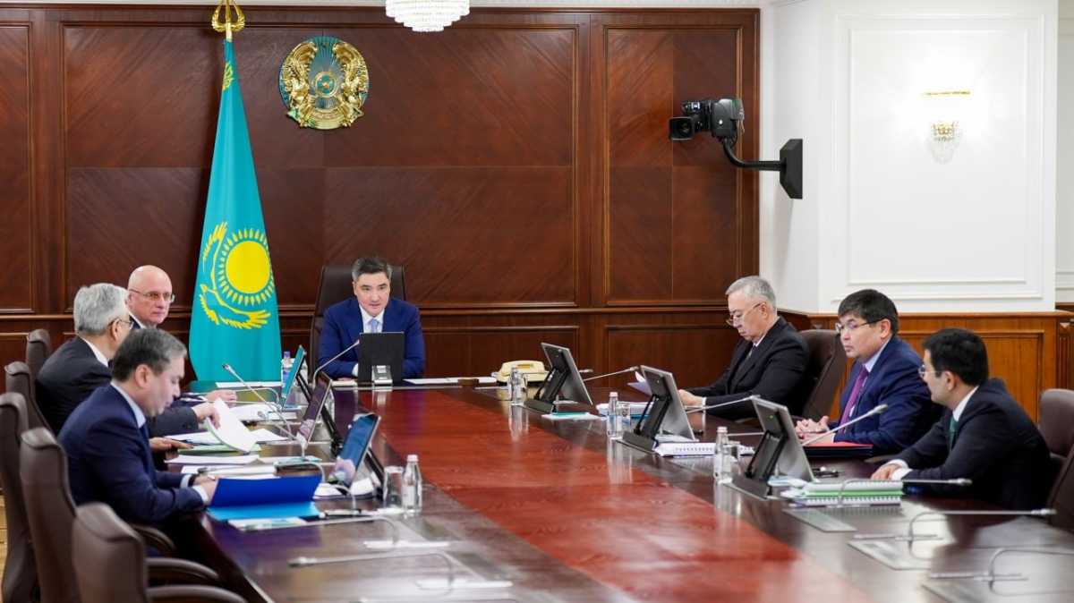 Бектенов провёл заседание совета директоров холдинга «Байтерек»: объём поддержки экономики в 2025 году вырос вдвое