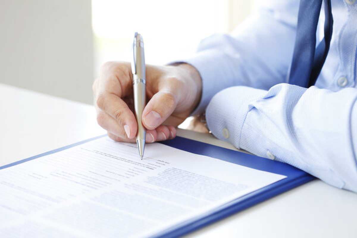 В Казахстане запретят использовать ГПХ вместо трудовых договоров: Сенат принял закон