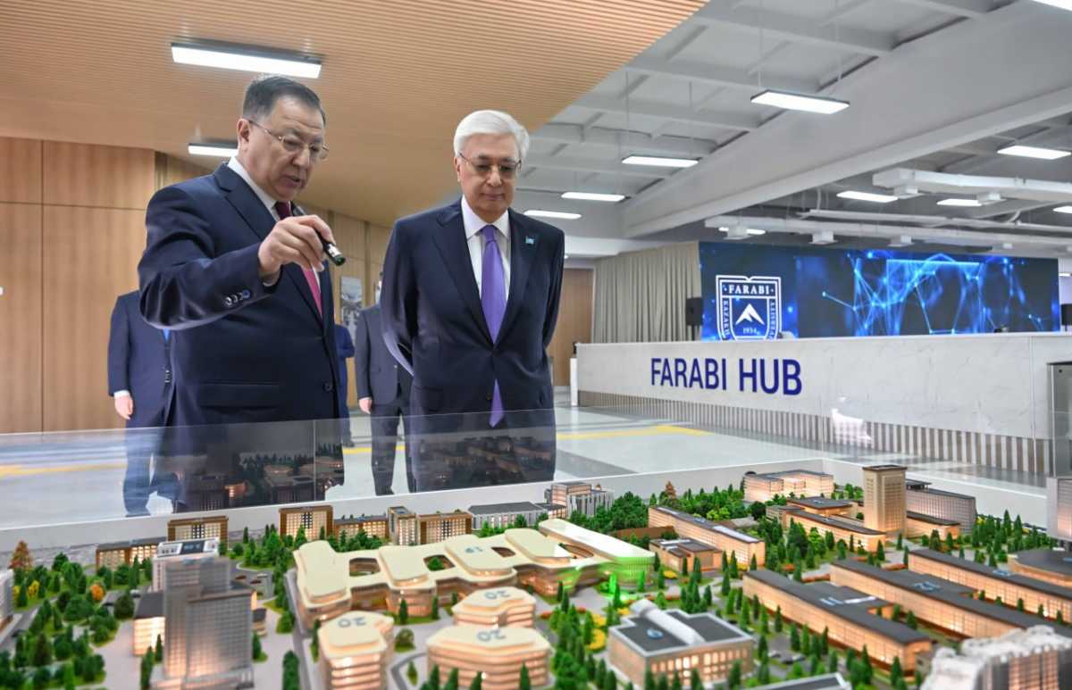 Токаев посетил КазНУ им. аль-Фараби