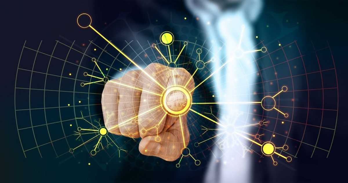 Мошенники могут следить за вами через умную колонку