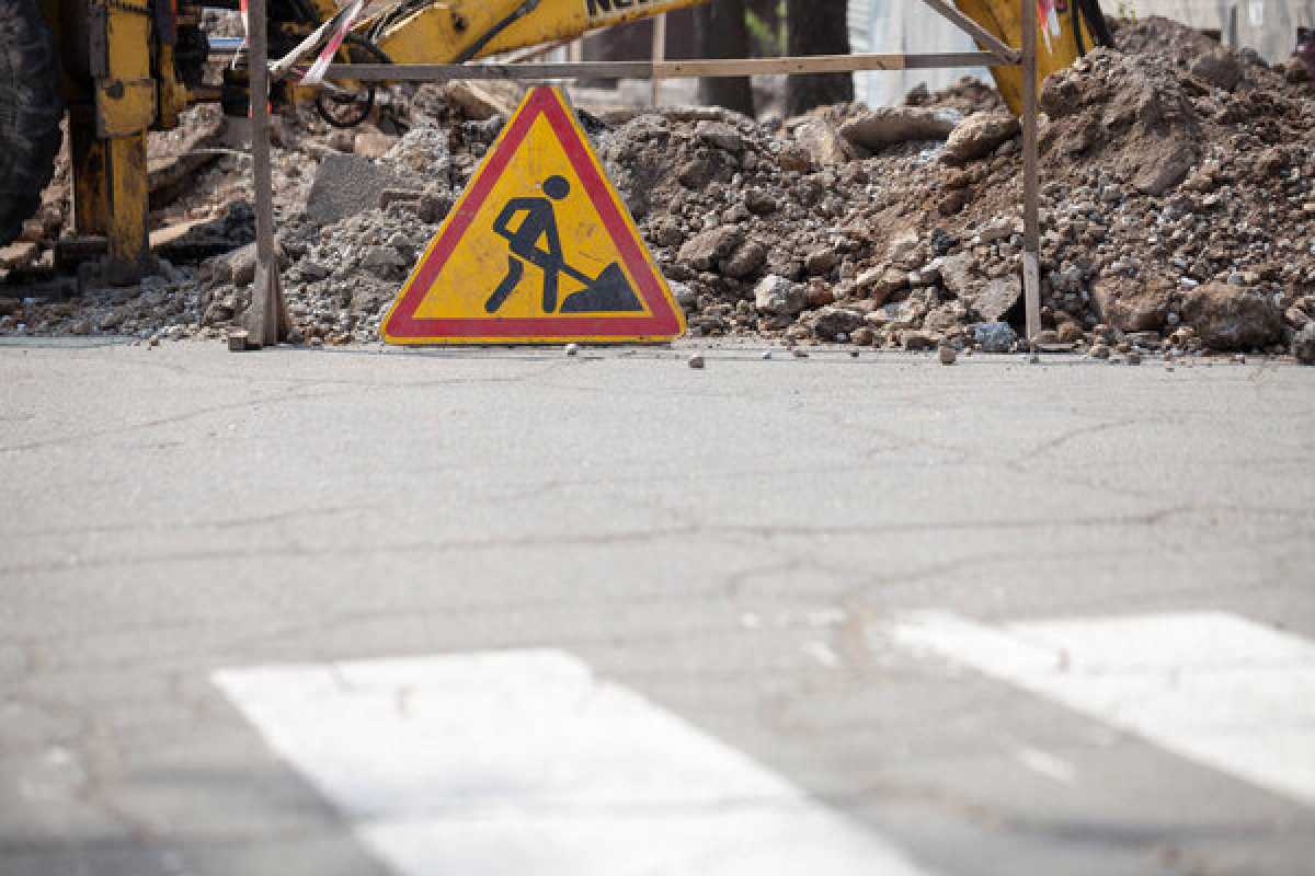 Участок улицы Жарокова временно перекроют в Алматы