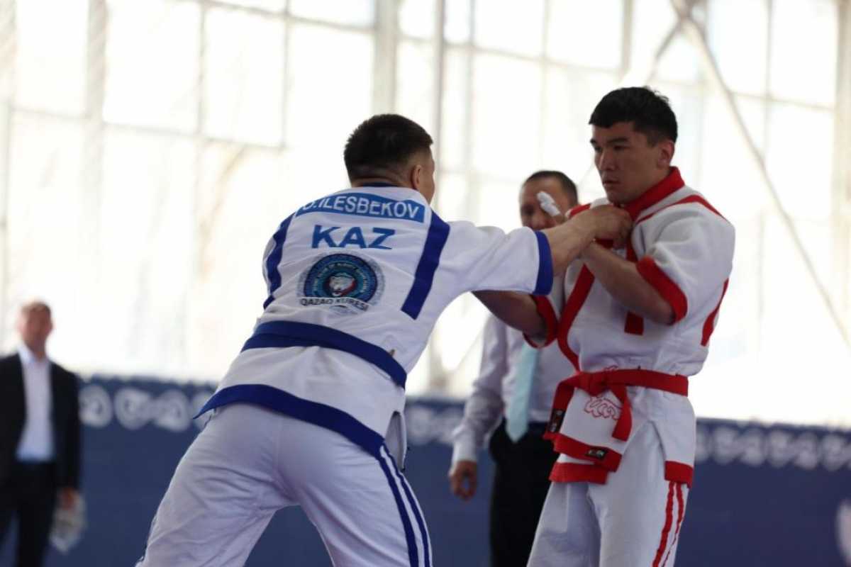 Первенство силовиков: свыше 200 палуанов борются за чемпионский титул