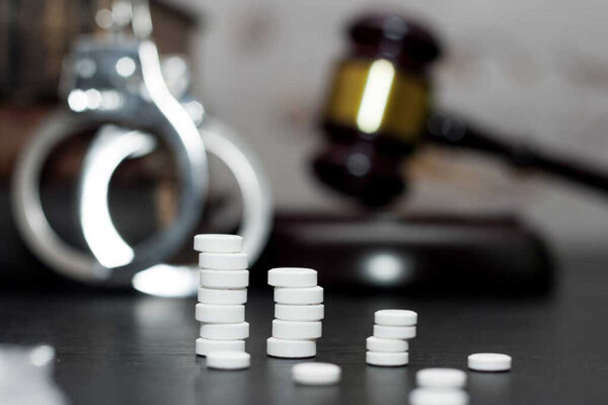 Жителей Кокшетау и Петропавловска осудили за сбыт психотропных веществ