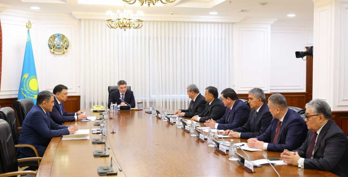 Бектенов провёл встречу с членами правления Международного фонда спасения Арала