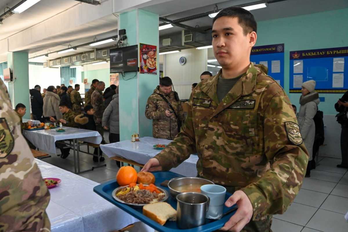 Шведский стол и национальные блюда появятся в армии Казахстана