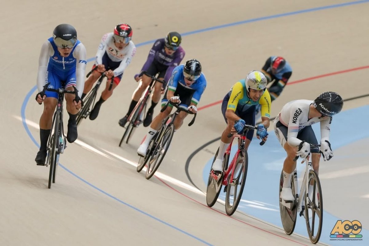 Казахстанец Алишер Жумакан завоевал второе «серебро» чемпионата Азии по велоспорту на треке