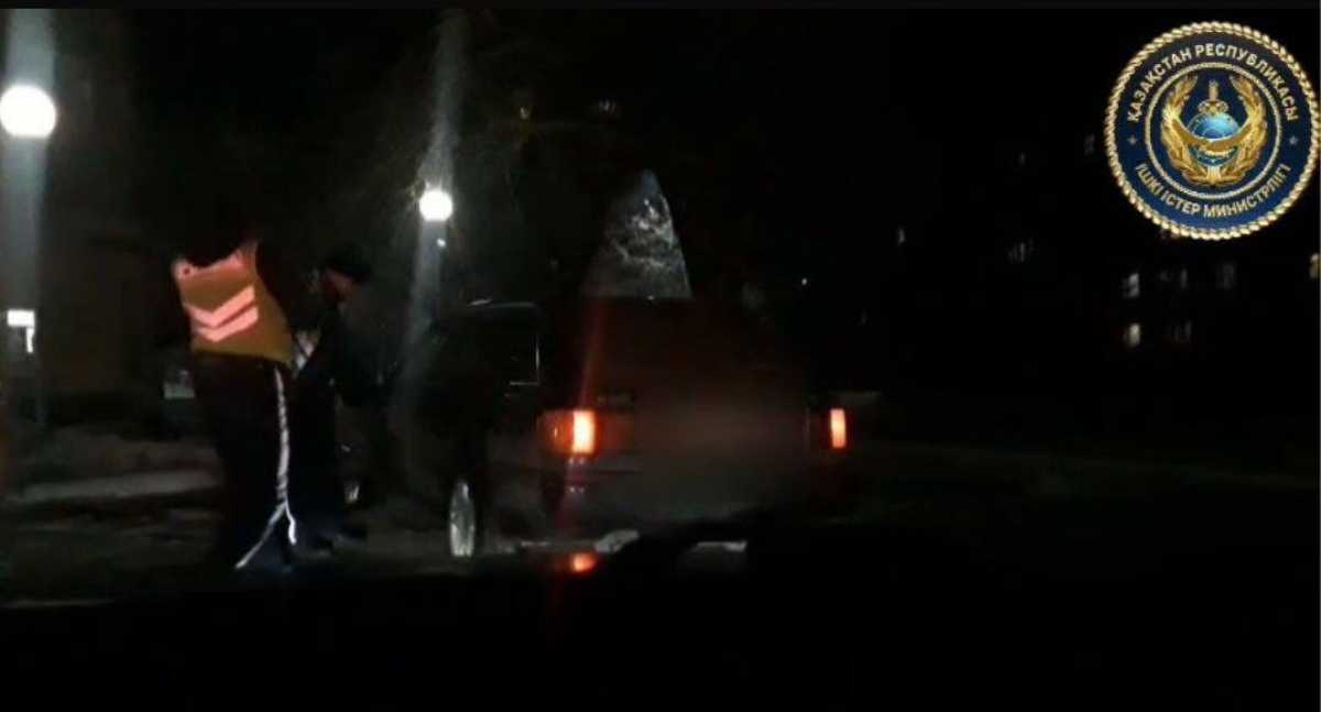 Пьяного водителя без прав задержали в Караганде