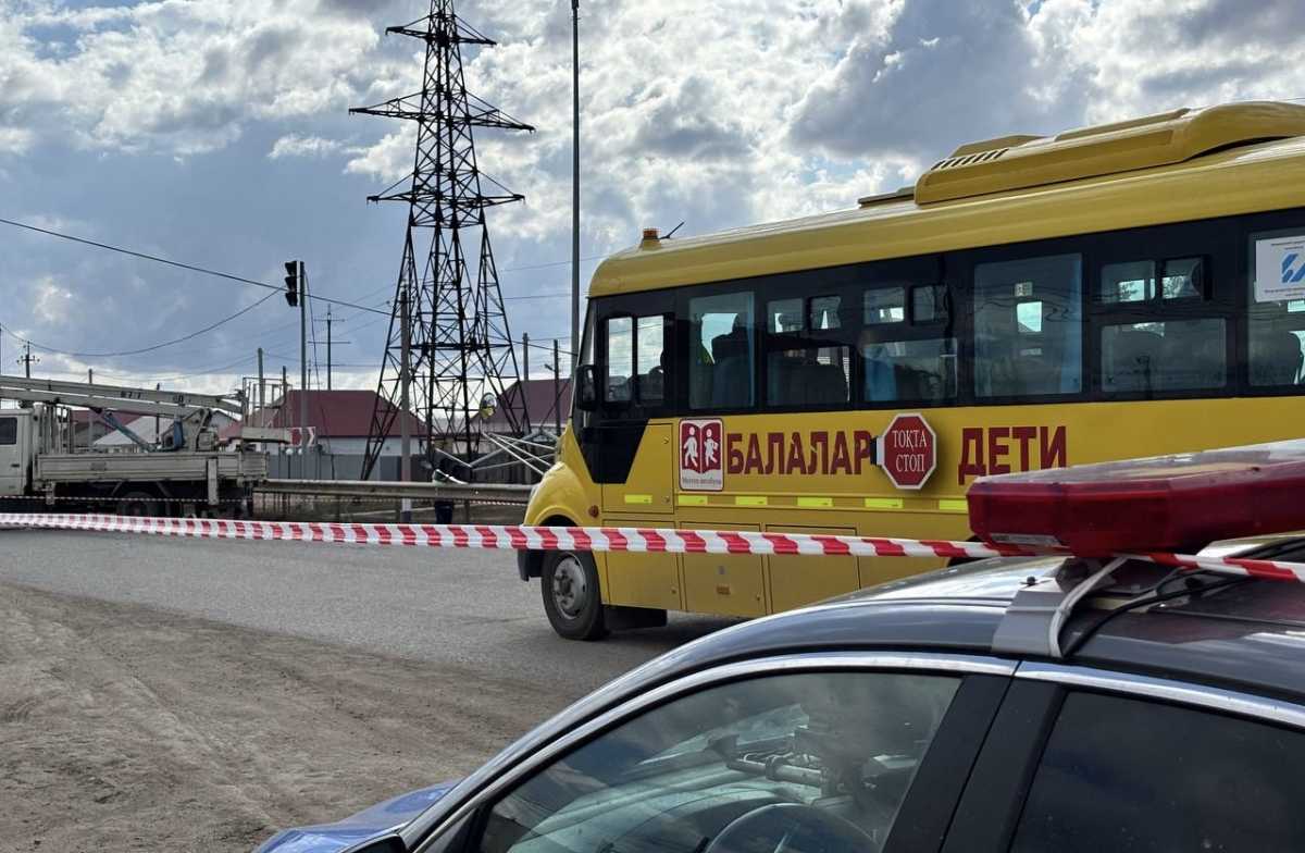 Школьный автобус попал в ДТП в ЗКО: есть пострадавшие